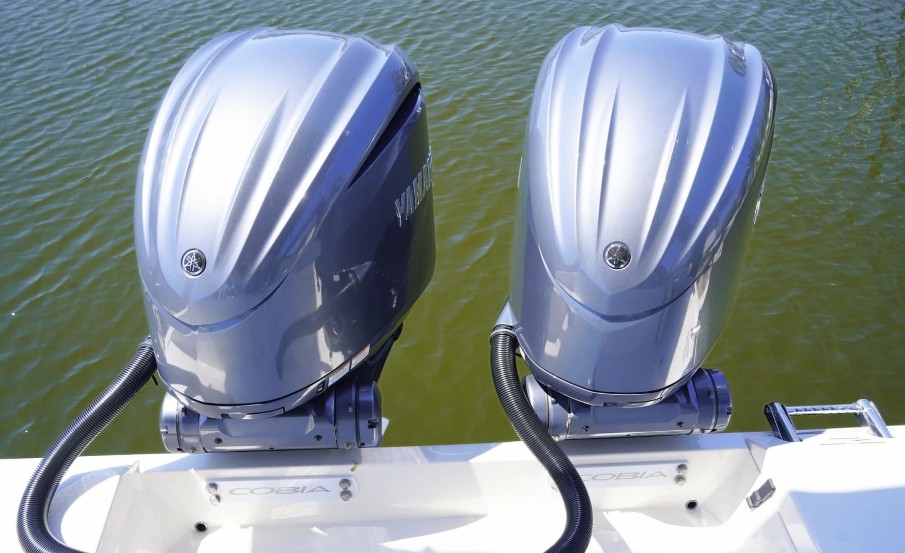 2023 Cobia 320CC - Image 7