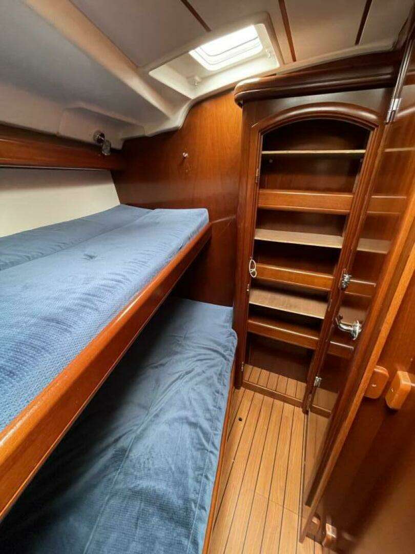 2005 Beneteau Oceanis 473 - Image 18