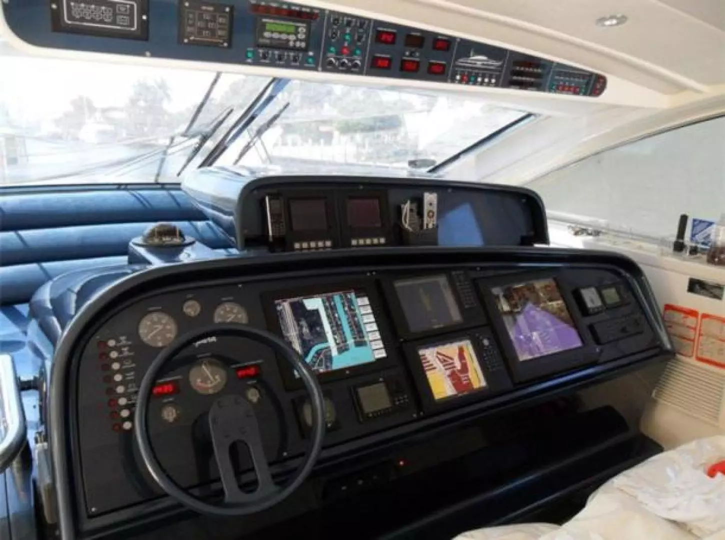 2001 Leopard 27M Open - Image 14