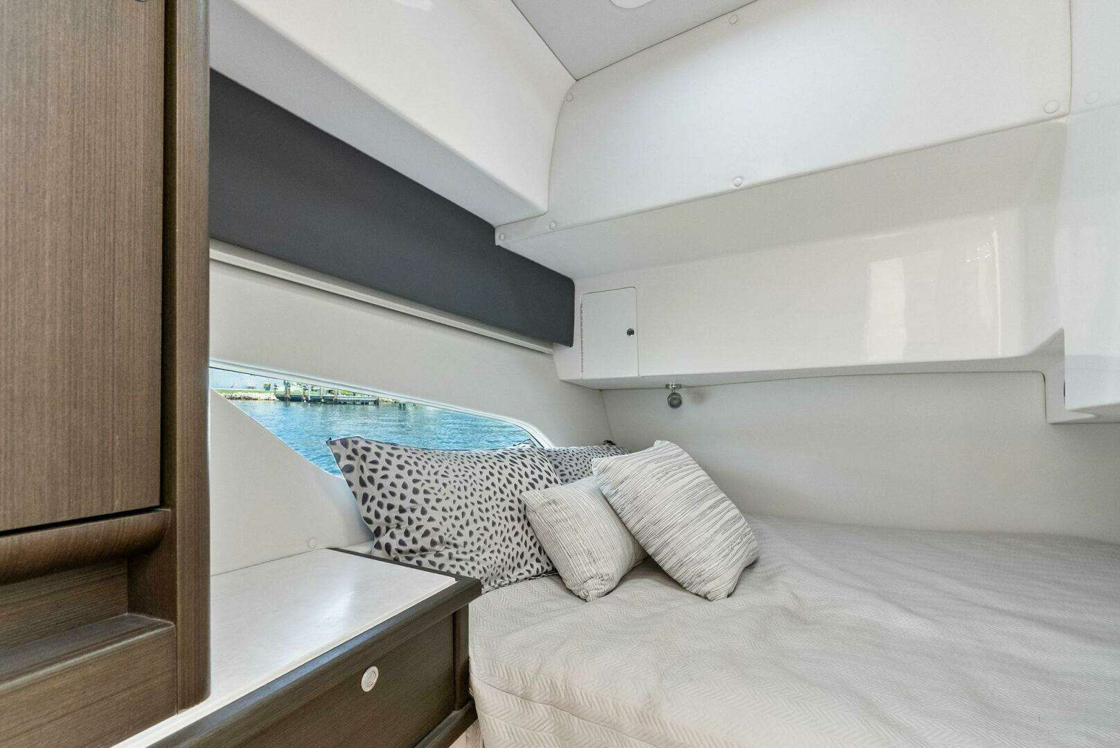 2022 Intrepid 438 Evolution - Image 60