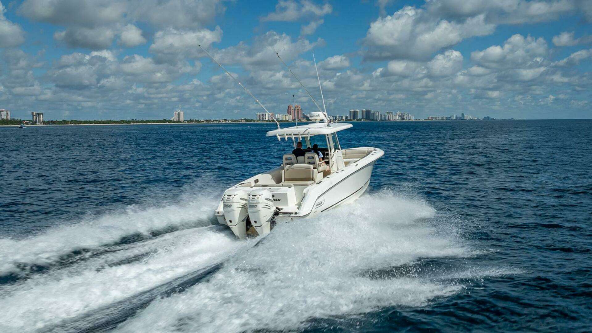 2017 Boston Whaler 330 Outrage - Image 16