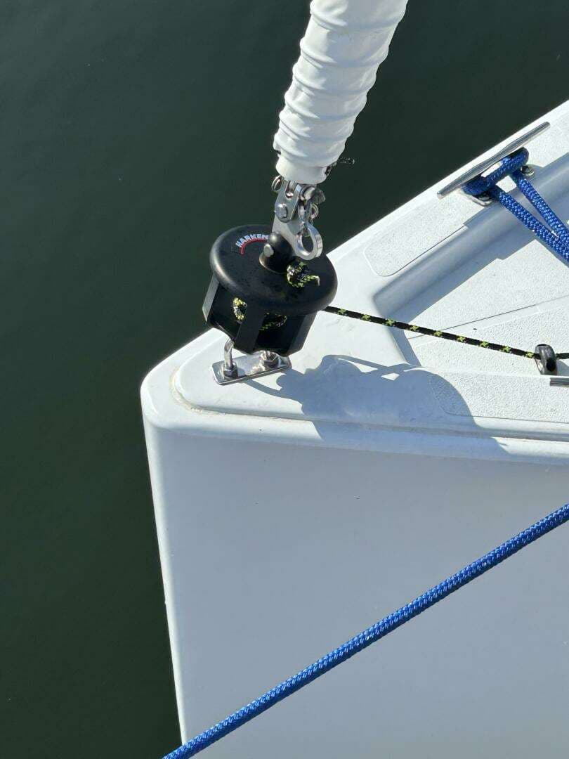 2025 J Boats J7 - Image 17