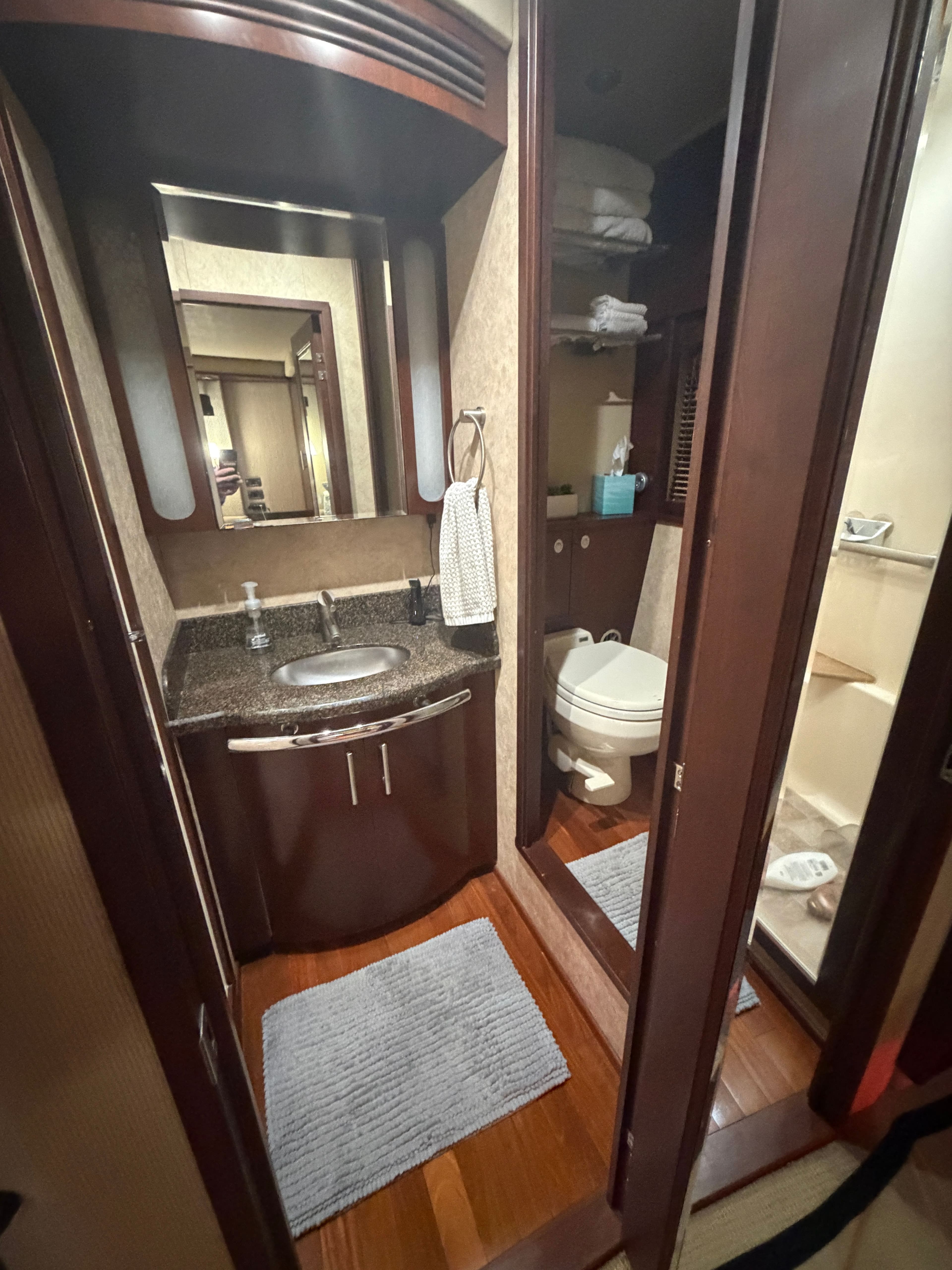 2006 Sea Ray 60 Sundancer - 36