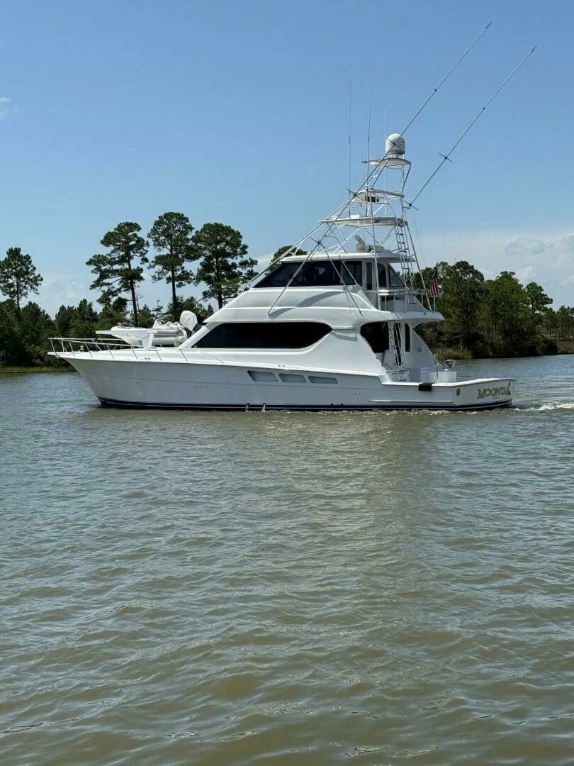 2002 Hatteras 65 Enclosed Bridge - Image 23