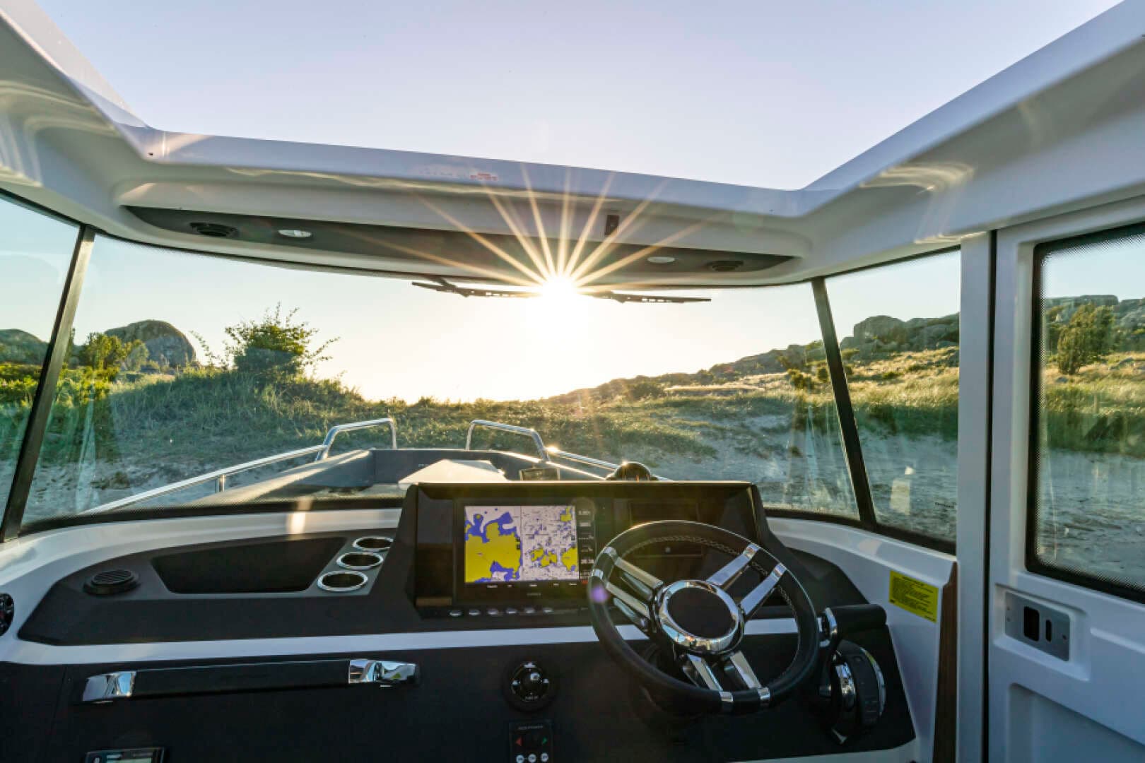 2022 Axopar 28 CABIN - Image 6