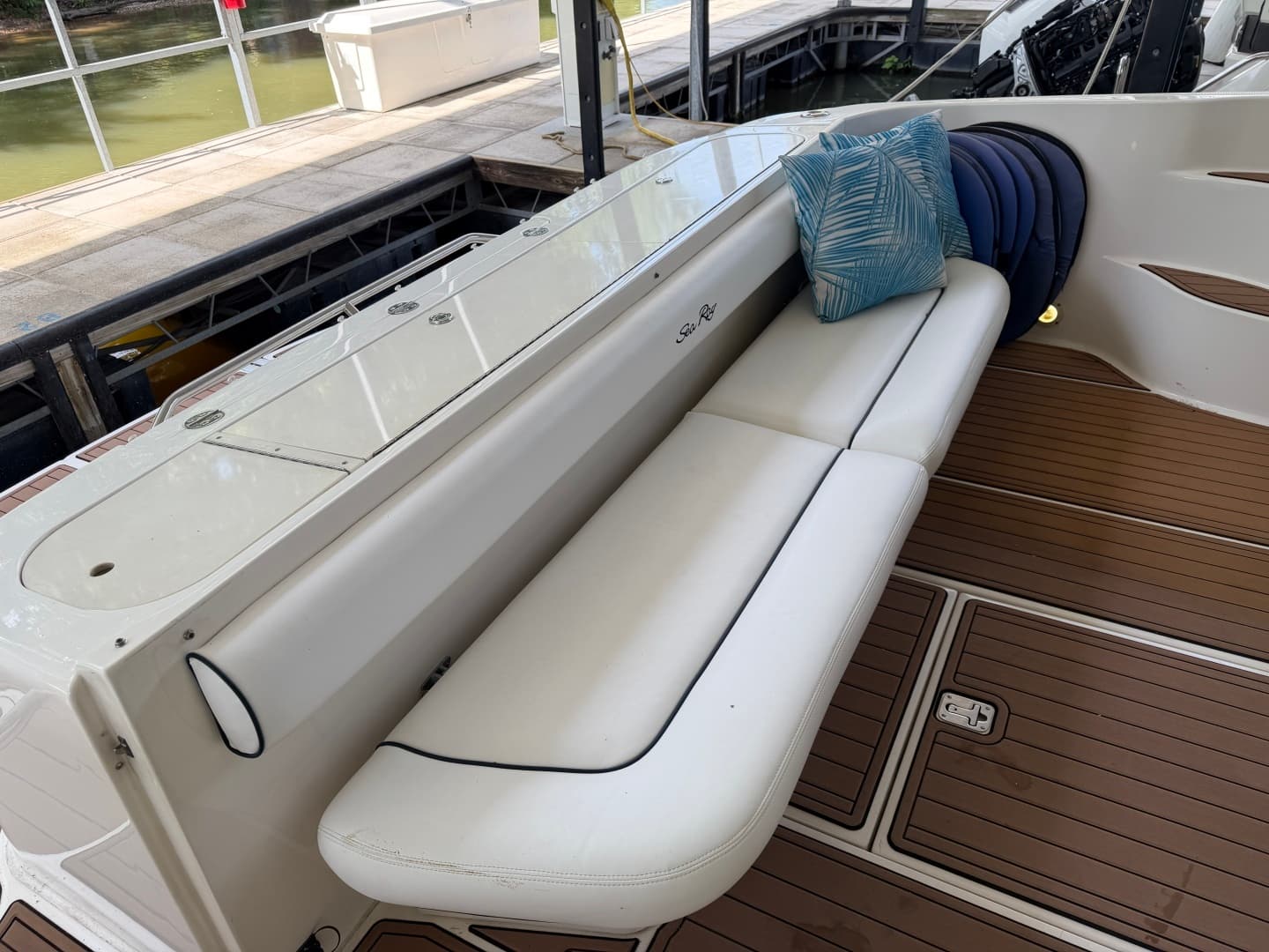 2005 Sea Ray 550 SEDAN BRIDGE - Image 21