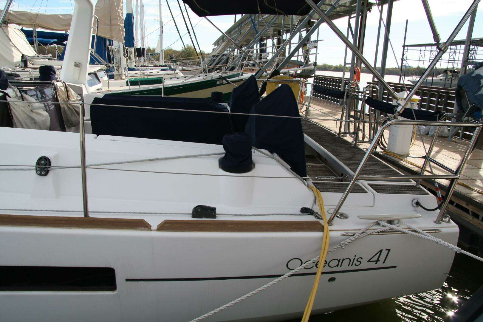 2013 Beneteau Oceanis 41 - Image 4