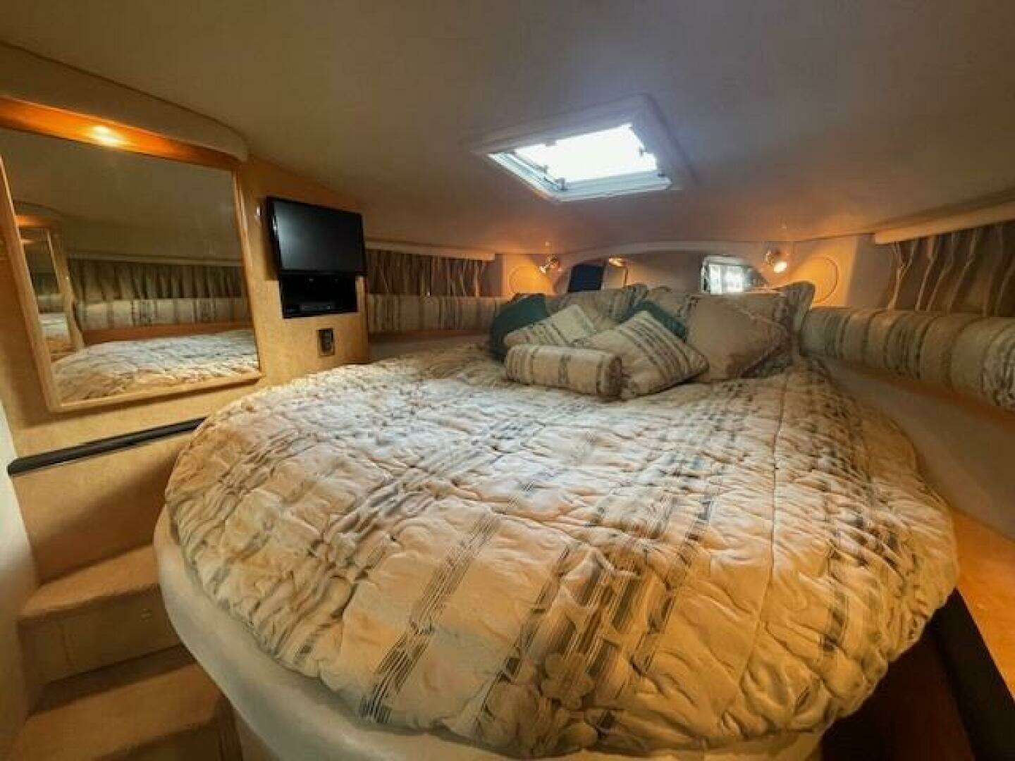 1998 Sea Ray 370 Sundancer - Image 30