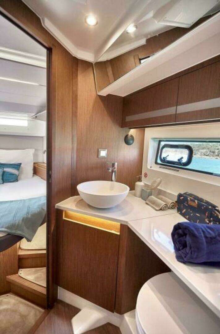 2027 Beneteau Antares 12 Fly - Image 11