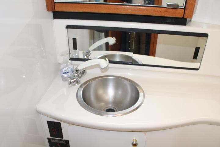 1997 Bayliner 4087 Aft Cabin Motoryacht - 76