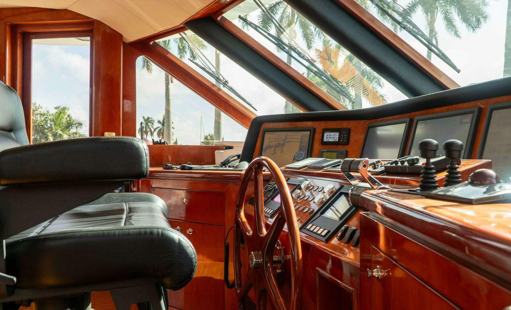 2005 Ocean Alexander 80 motoryacht - Image 102