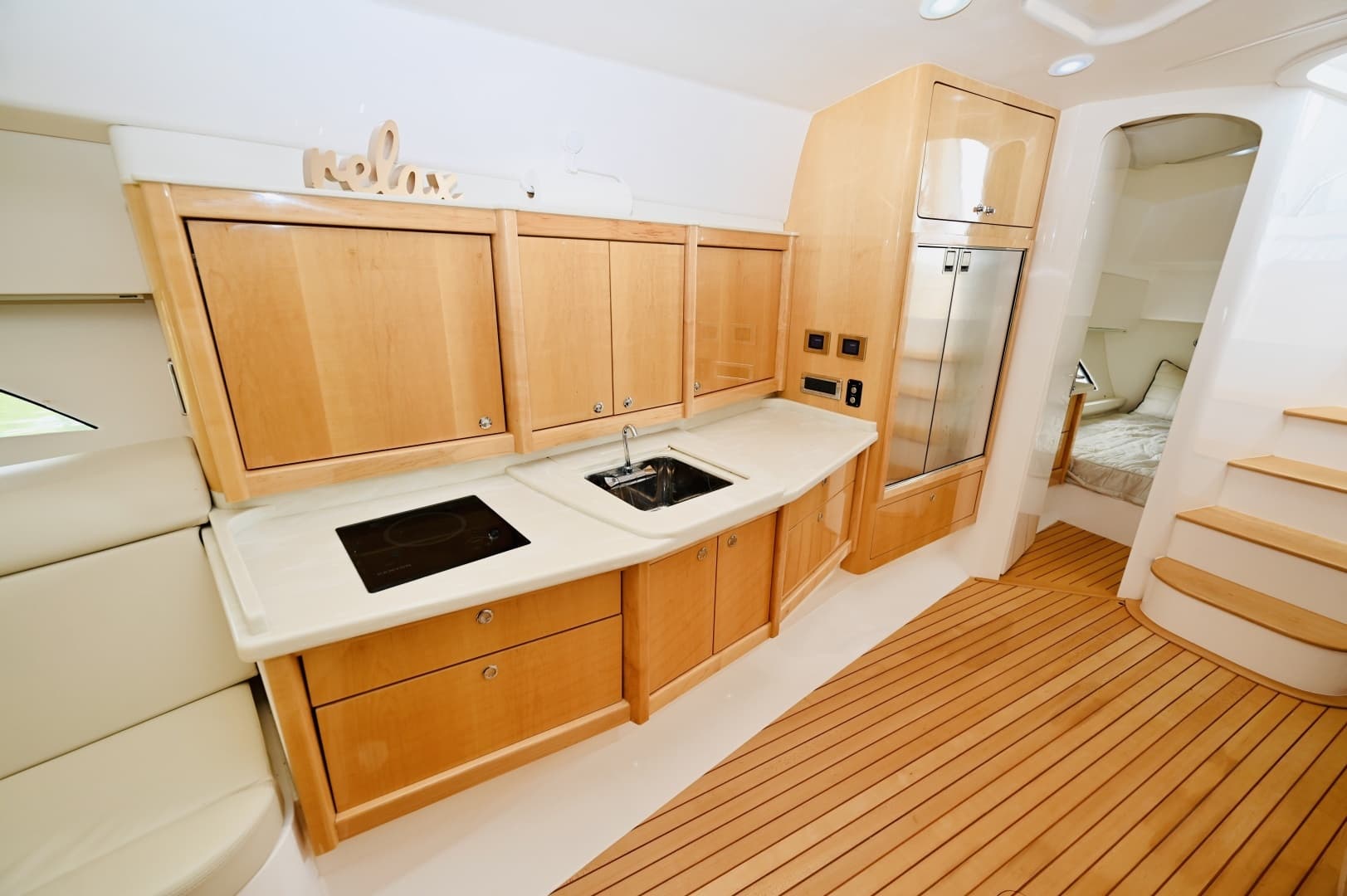 2019 Intrepid 475 Sport Yacht - Image 16