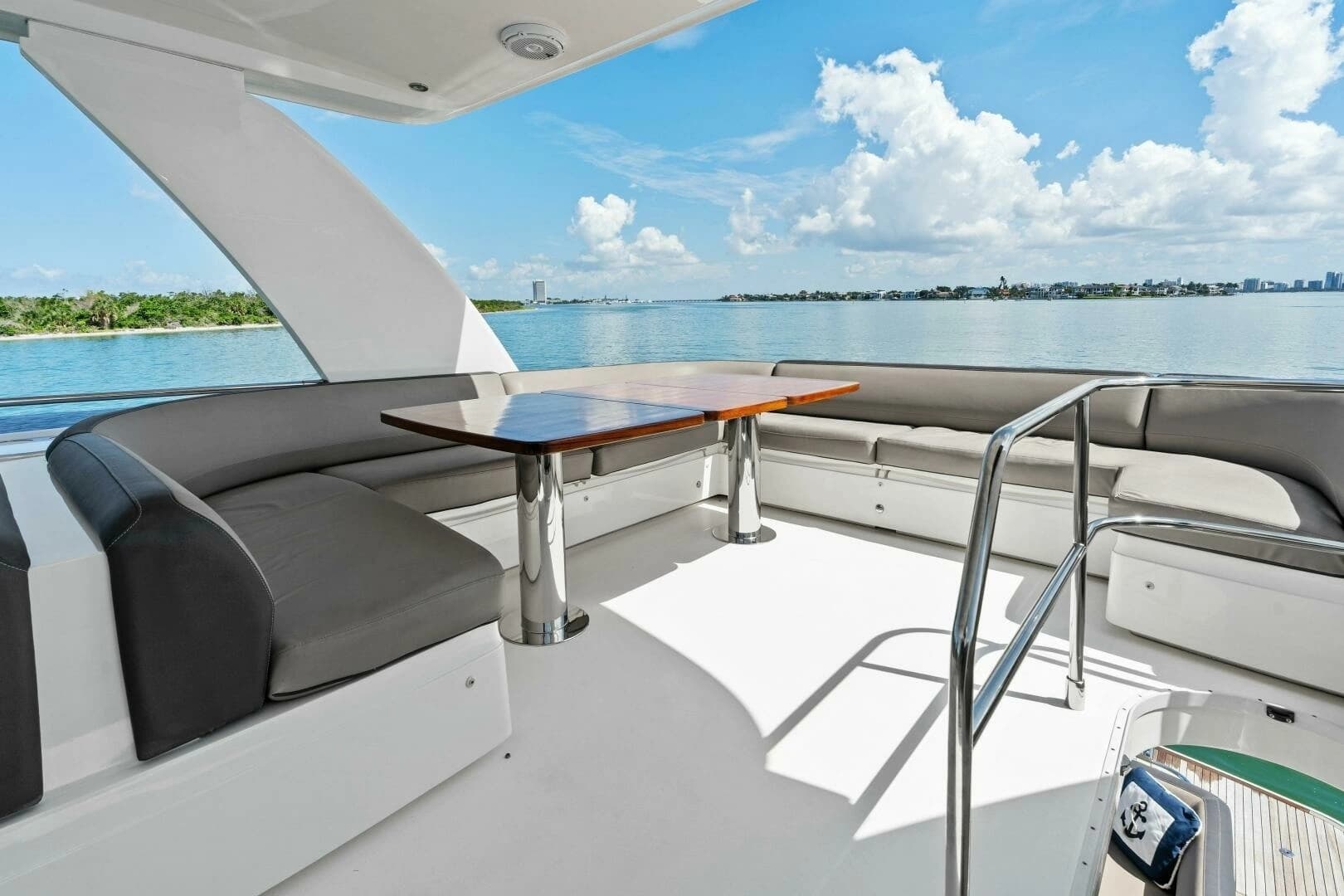 2015 Princess F60 - Image 40