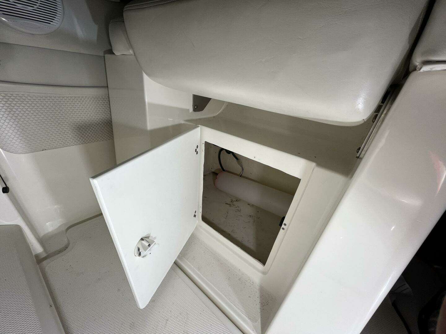 2001 Wellcraft 270 Coastal - Image 26