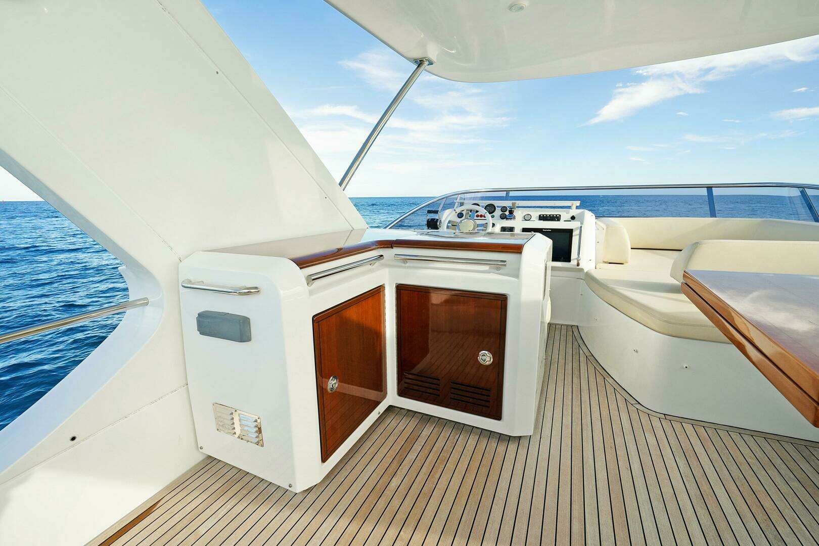 2017 Azimut 60 Flybridge - Image 34