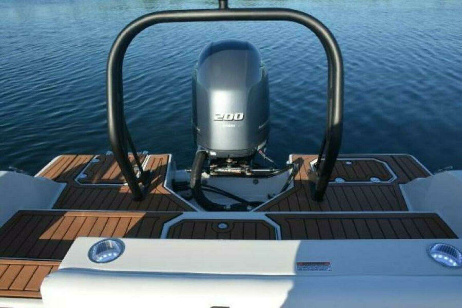 2025 Starcraft SVX 210 OB DC - Image 10