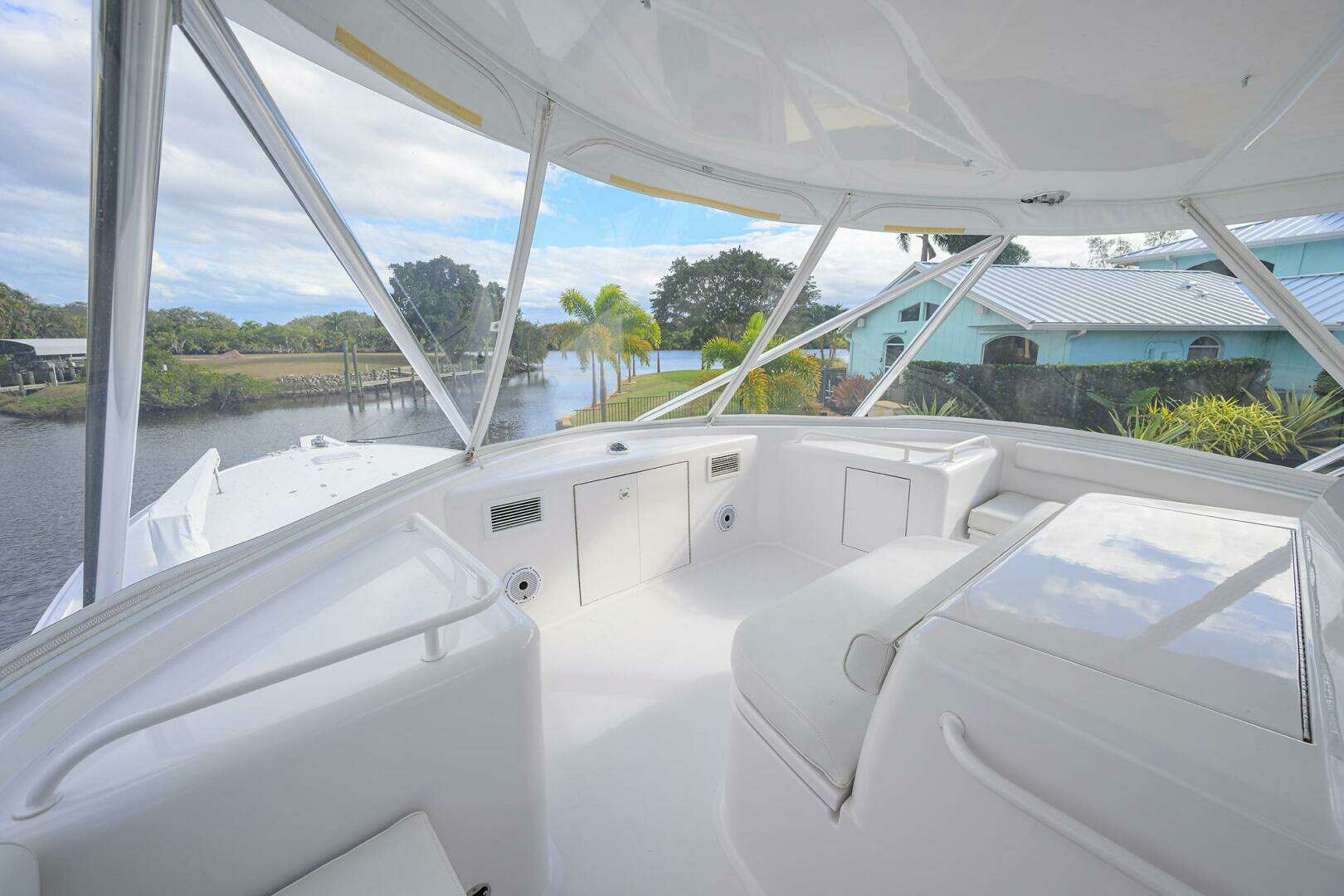 2013 Hatteras GT63 - Image 29