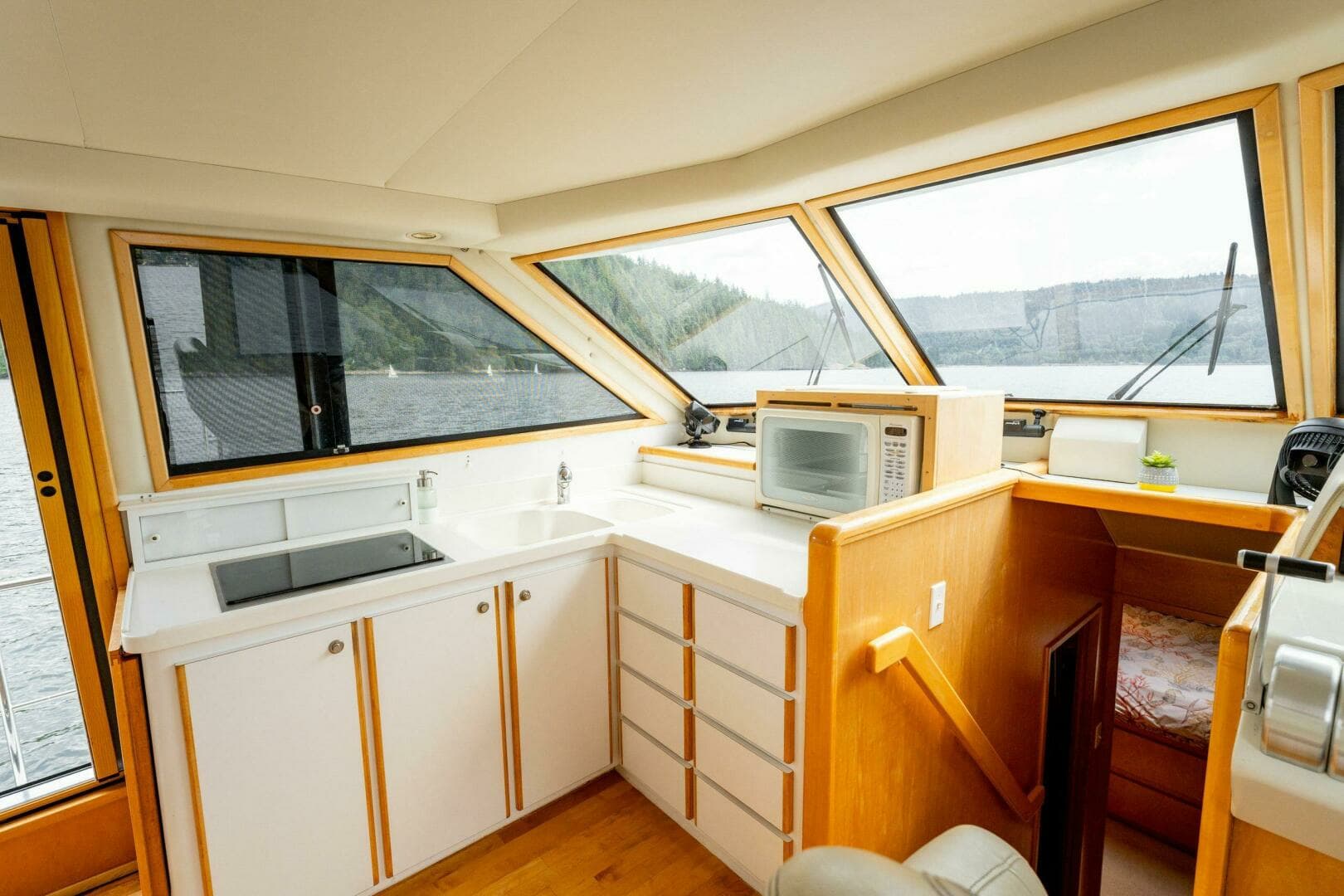 1997 Navigator Sundance 5600 - Image 68