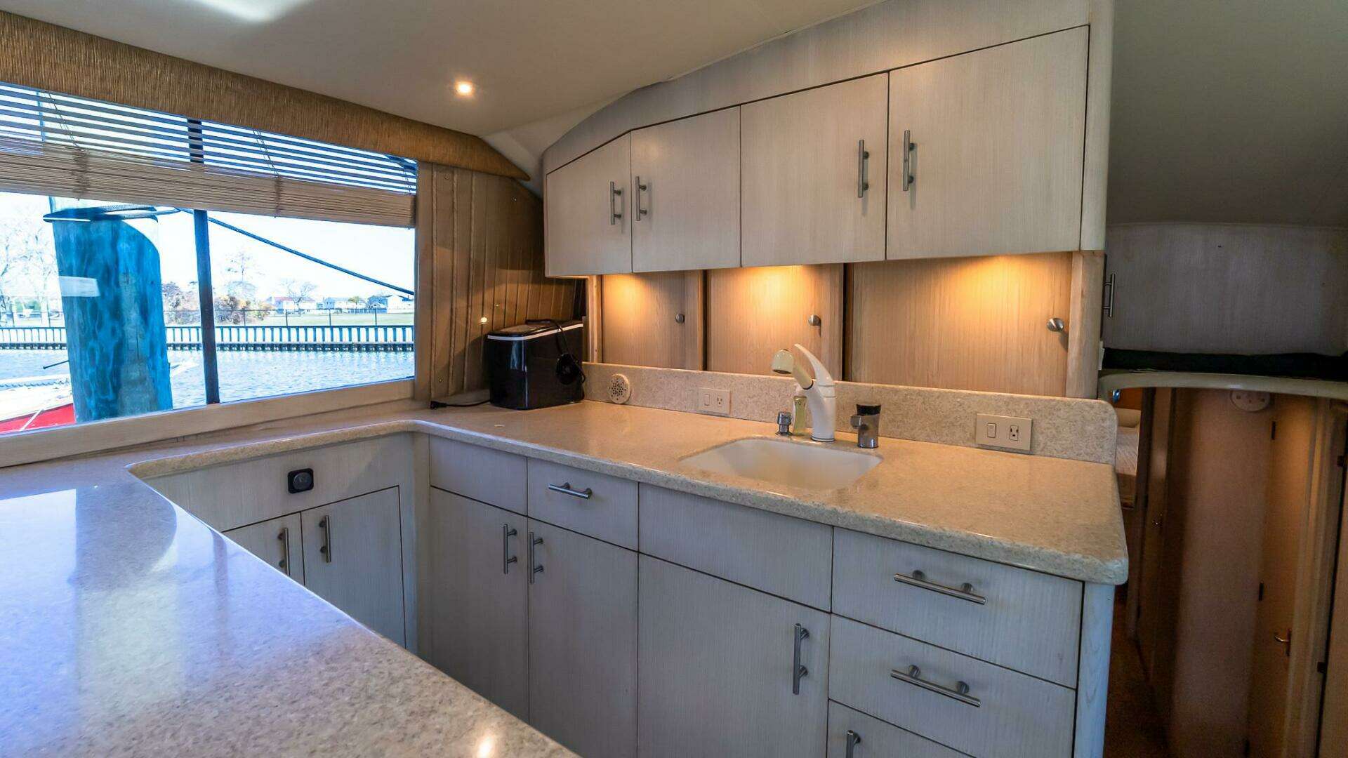 1998 Ocean Yachts 48 Super Sport - Image 23