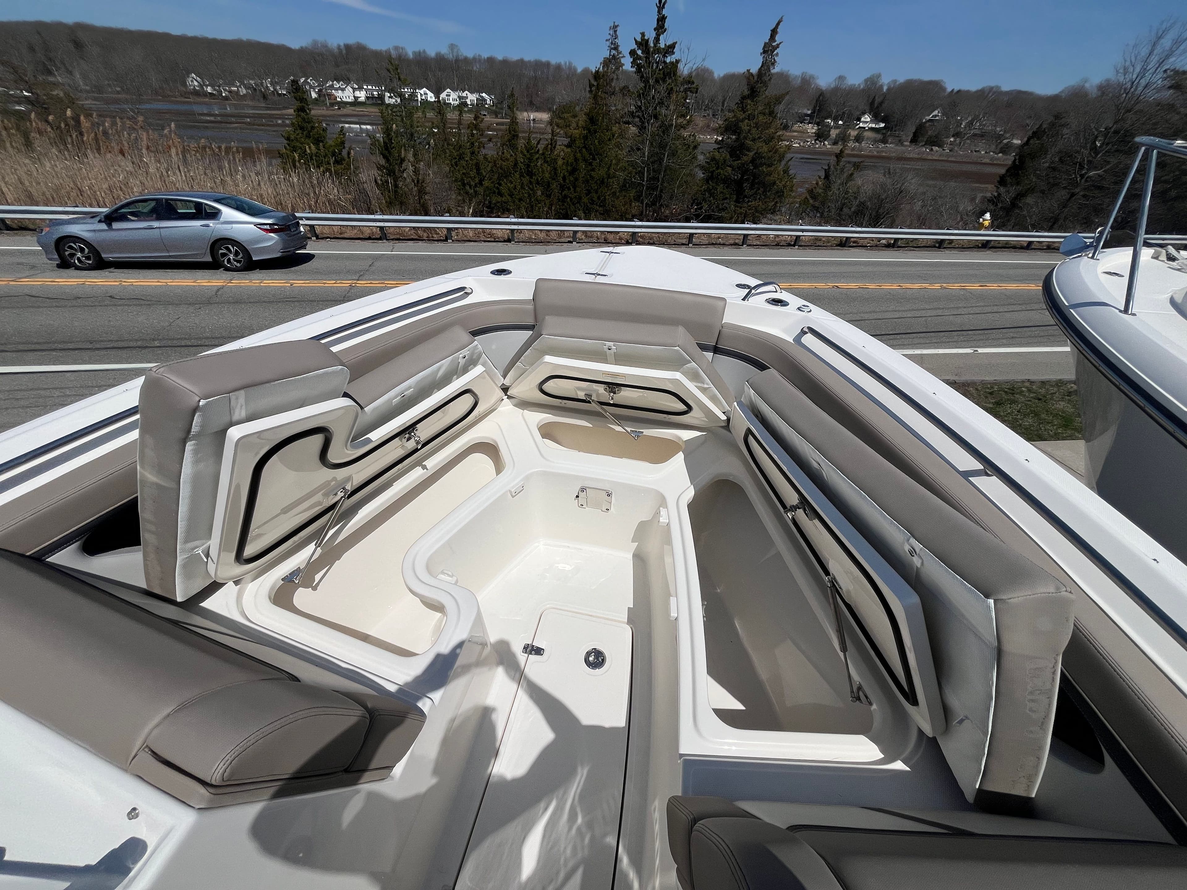 2026 Boston Whaler 330 Vantage - 36