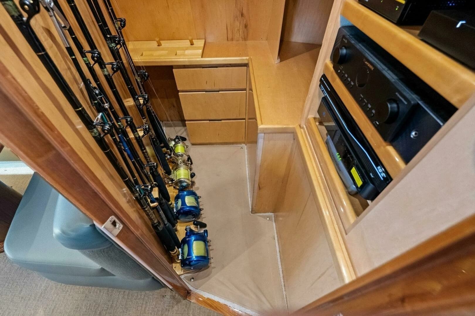 2012 Viking 82 Convertible - Image 61