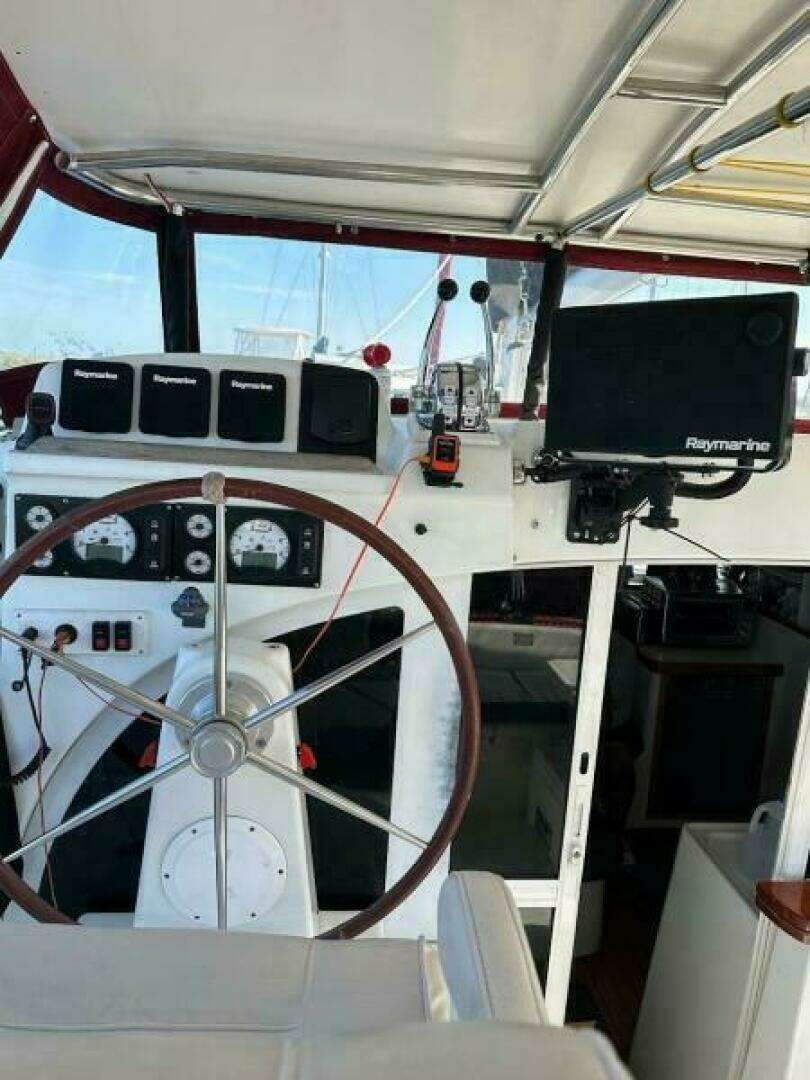2004 Lagoon 380 - Image 11