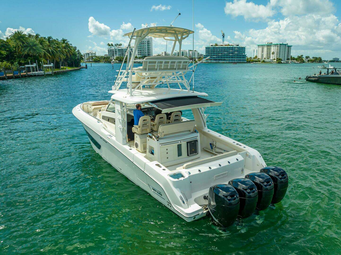 2016 Boston Whaler — - Image 11
