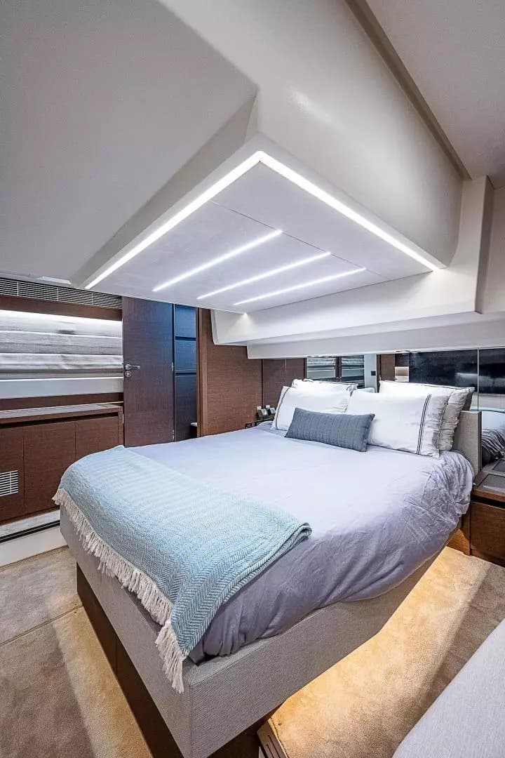 2022 Prestige 520 Fly - Image 29