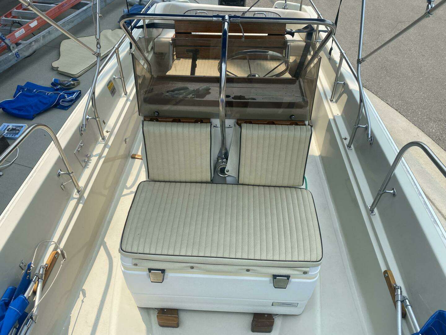 1981 Boston Whaler 17 Montauk - Image 14