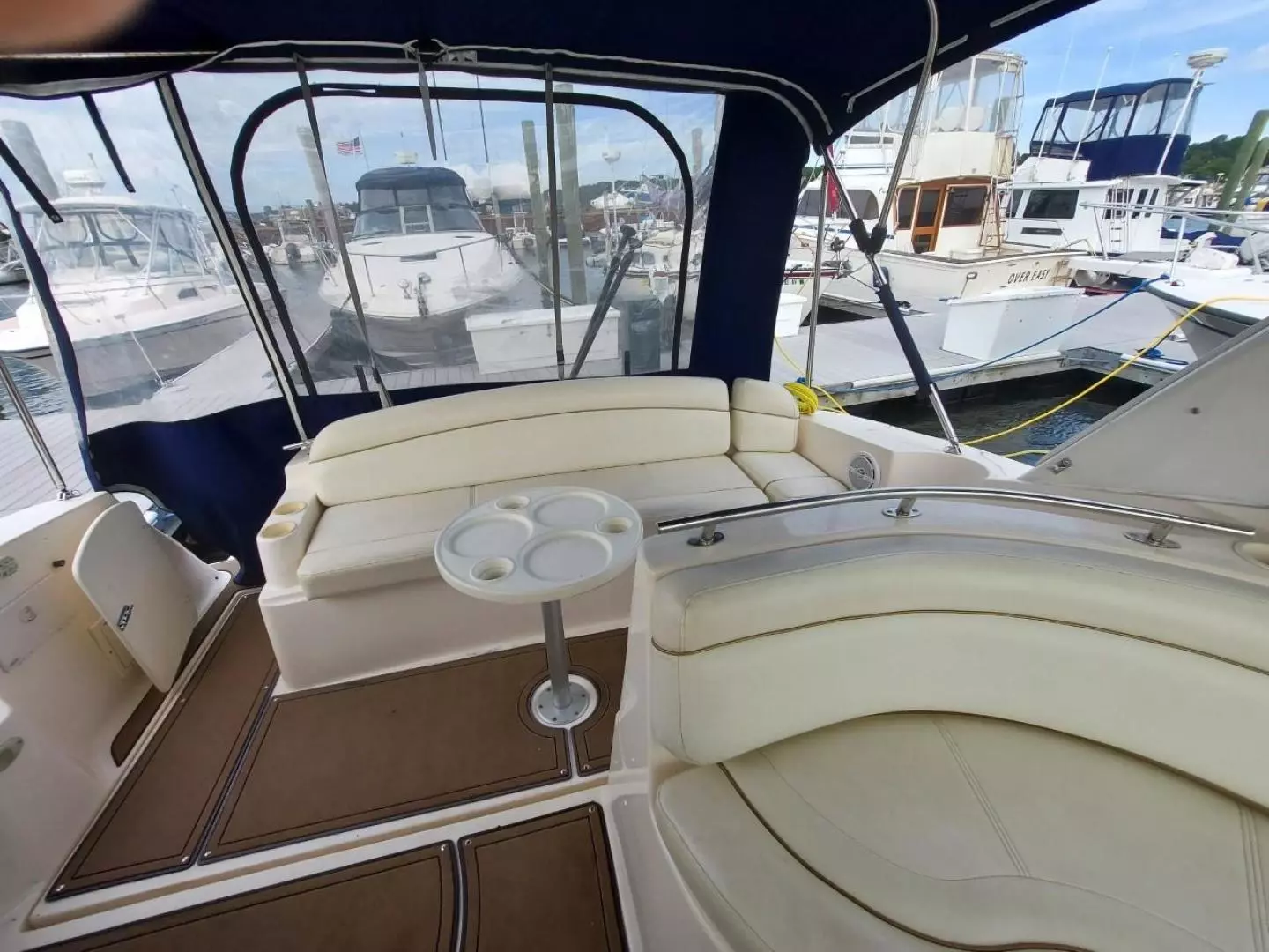 2004 Rinker 342 Fiesta Vee - Image 32
