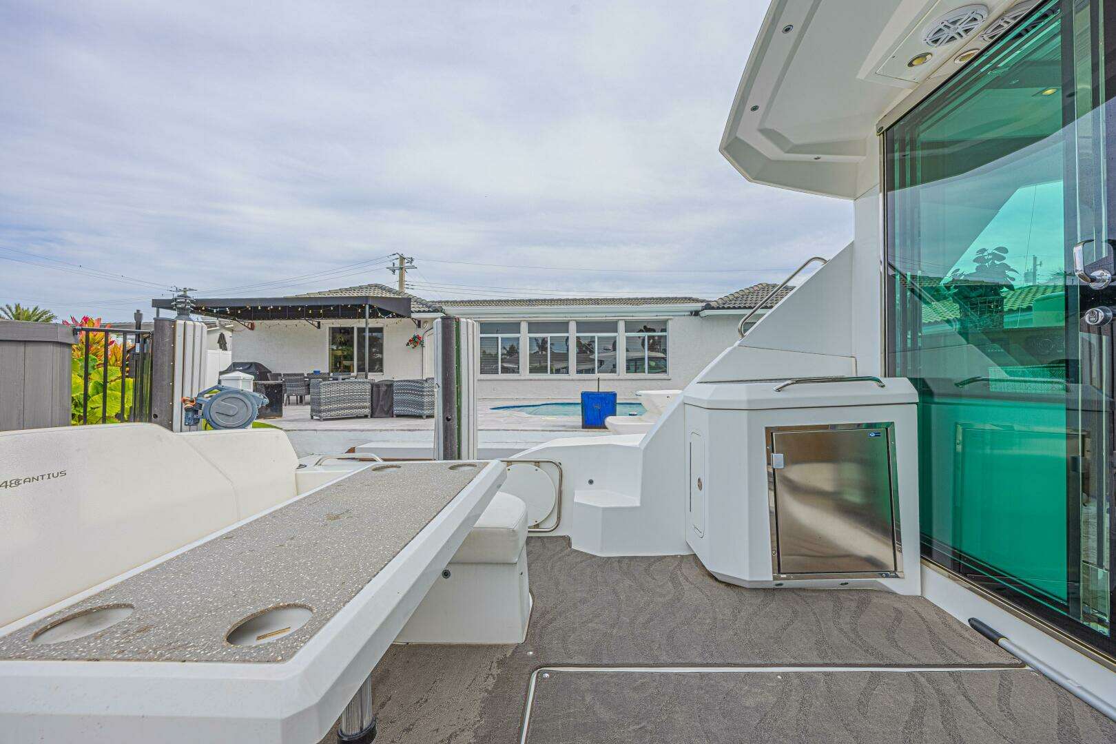 2012 Cruisers Yachts 48 Cantius - Image 14