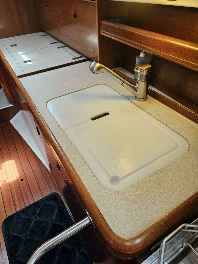 2000 Beneteau 36 Center Cockpit - Image 35