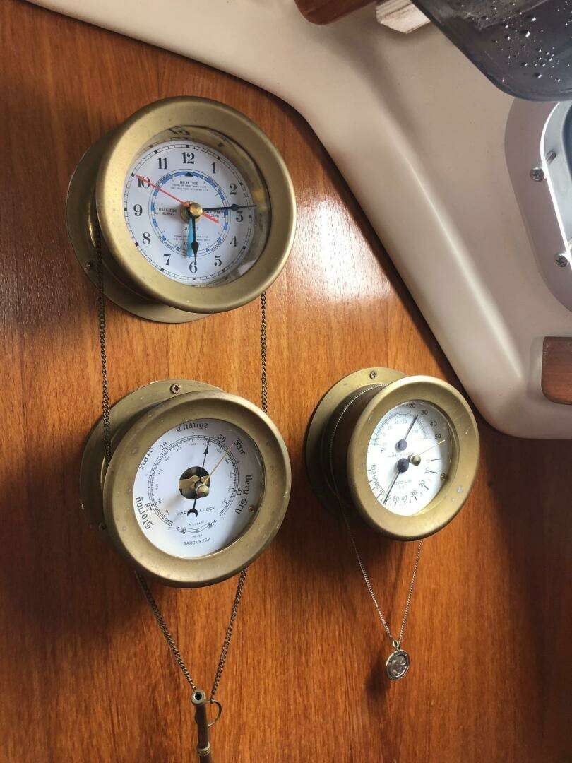 1998 Catalina 320 - Image 30