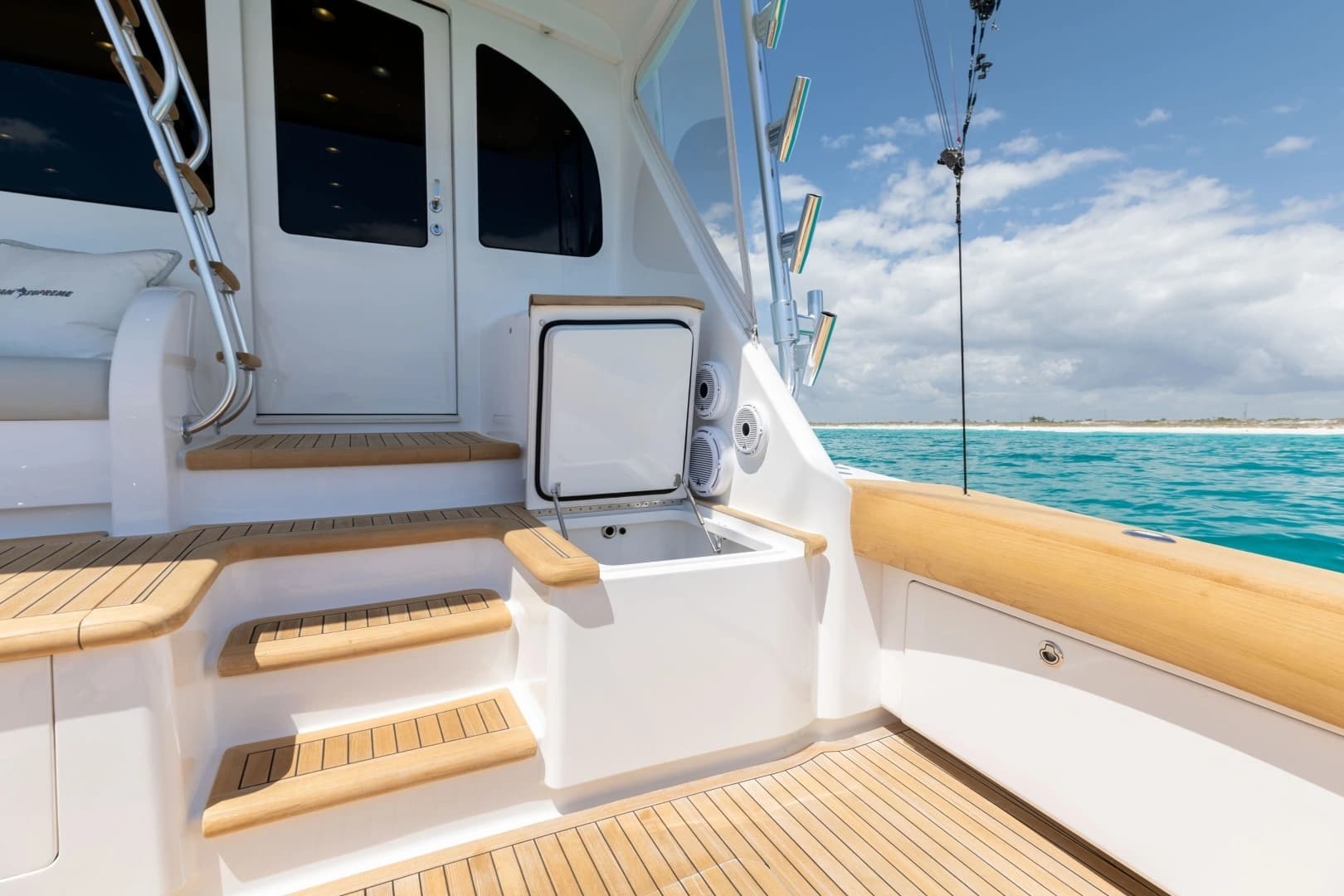 2023 Viking 72 Convertible - Image 91