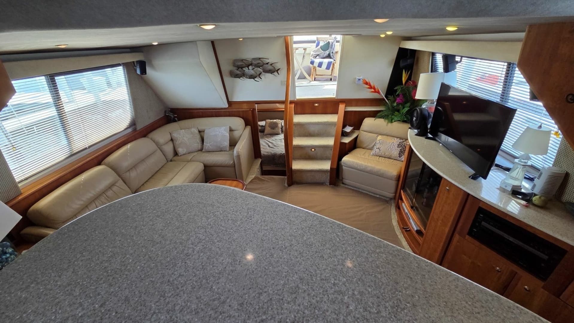 2001 Silverton 453 Motor Yacht - Image 40