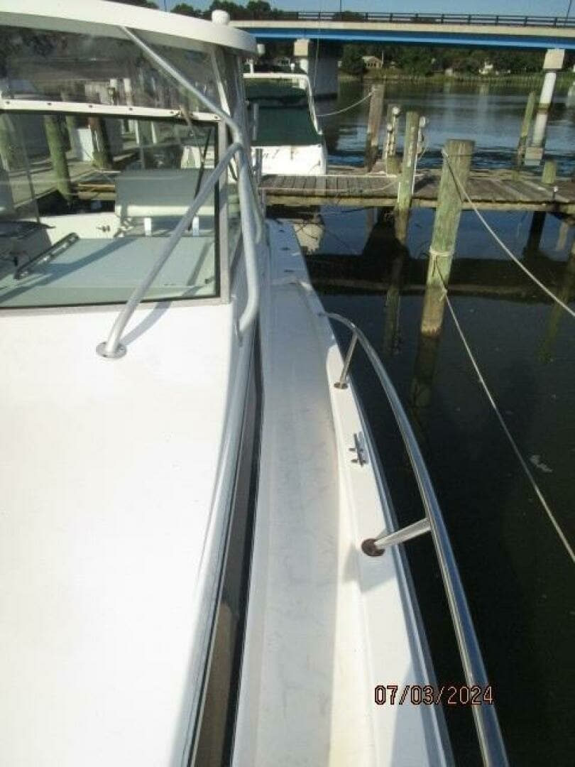 1996 Wellcraft 3300 Coastal - Image 17
