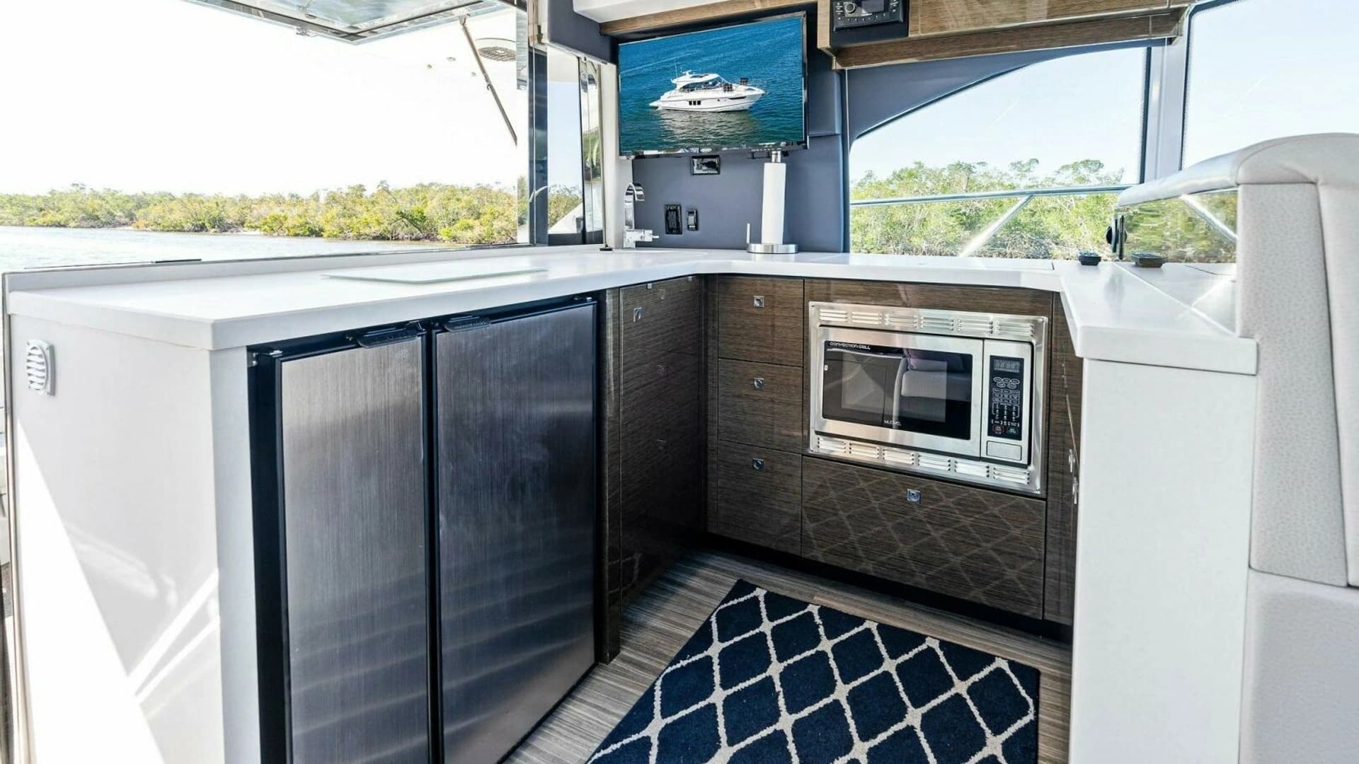 2019 Cruisers Yachts 45 Cantius - Image 32