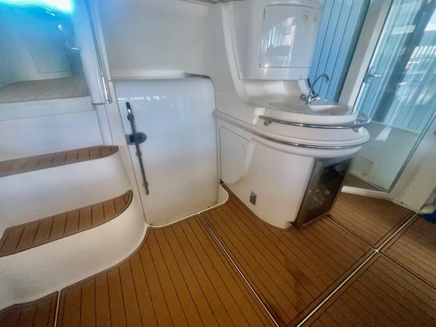 2001 Carver 466 MY - Image 11