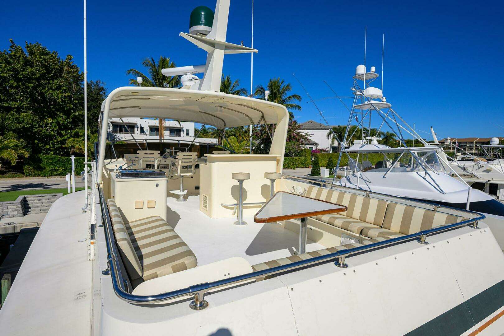 1987 Hatteras 63 Motor Yacht - Image 54