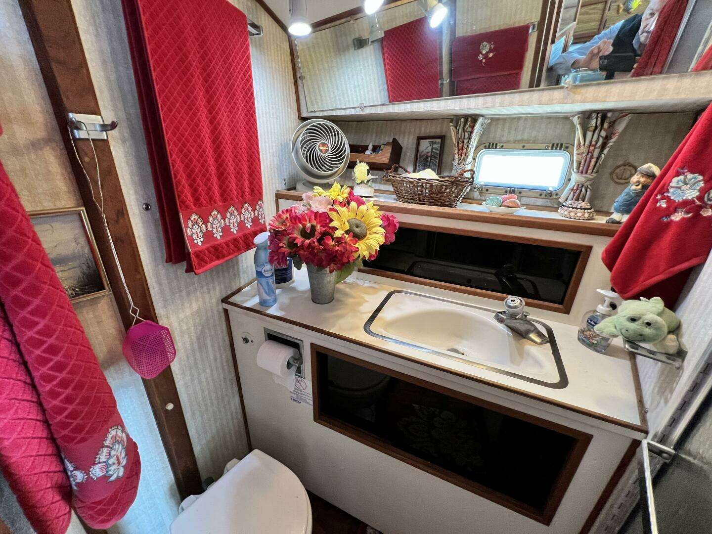1979 Viking 35 Convertible - Image 20
