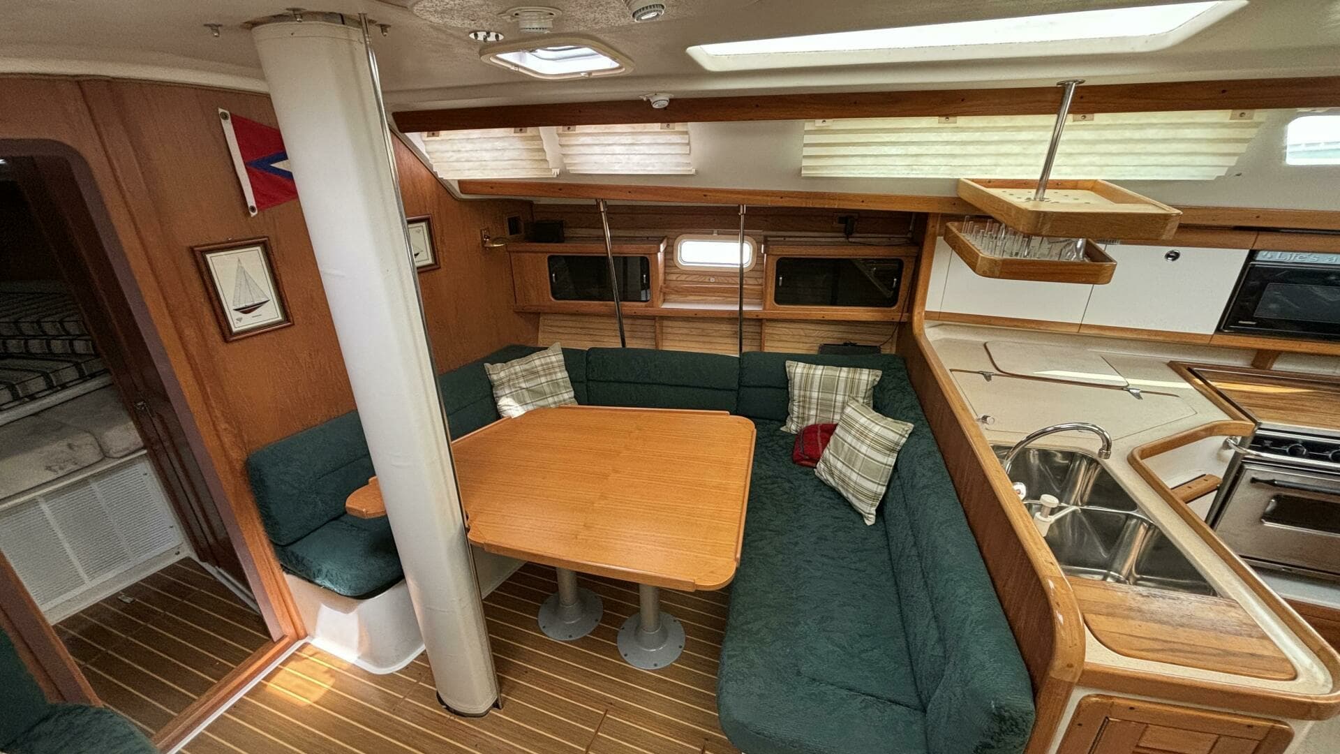 1997 Catalina 400 - Image 4