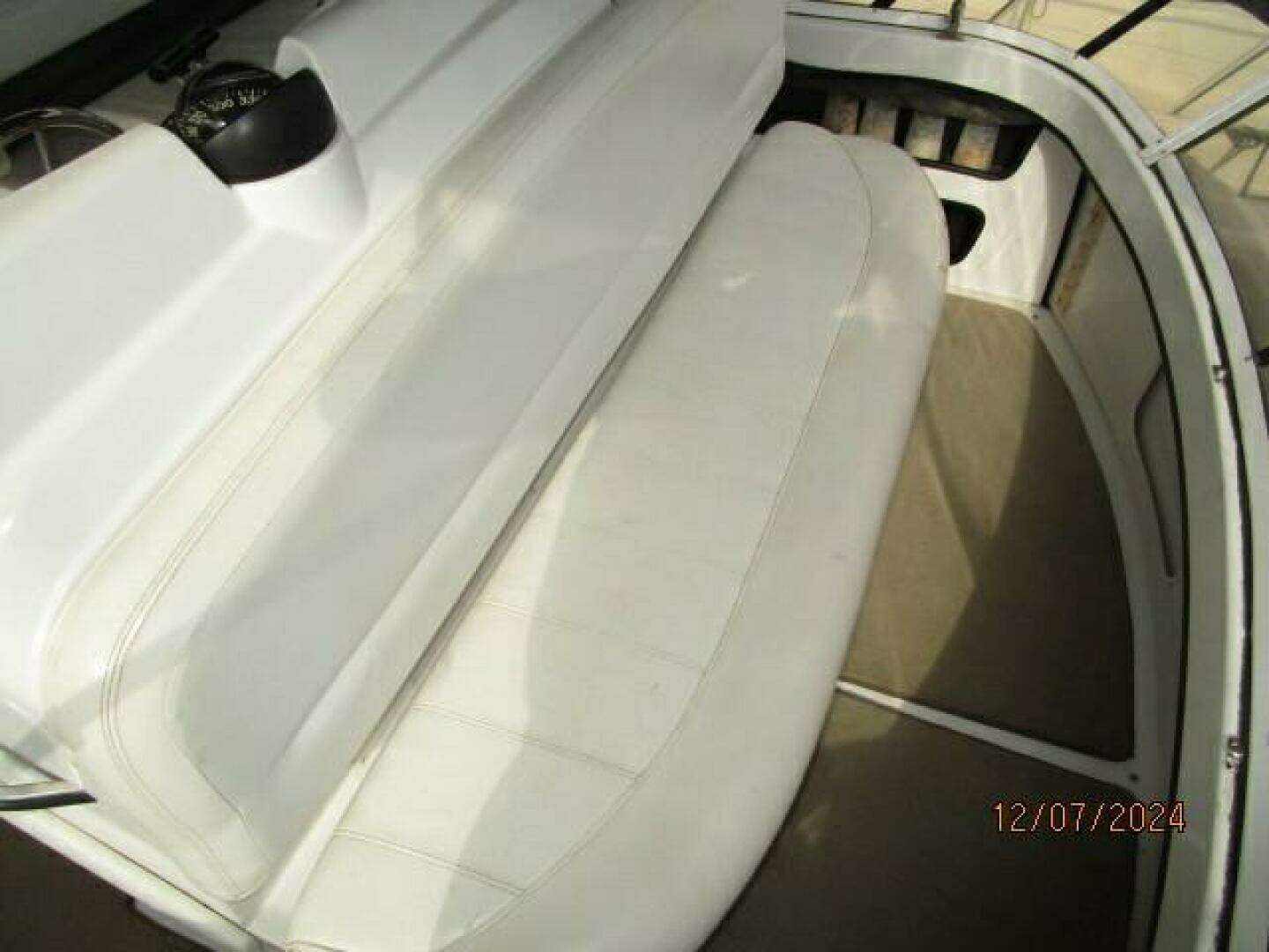 1999 Carver 40 Cockpit - Image 20