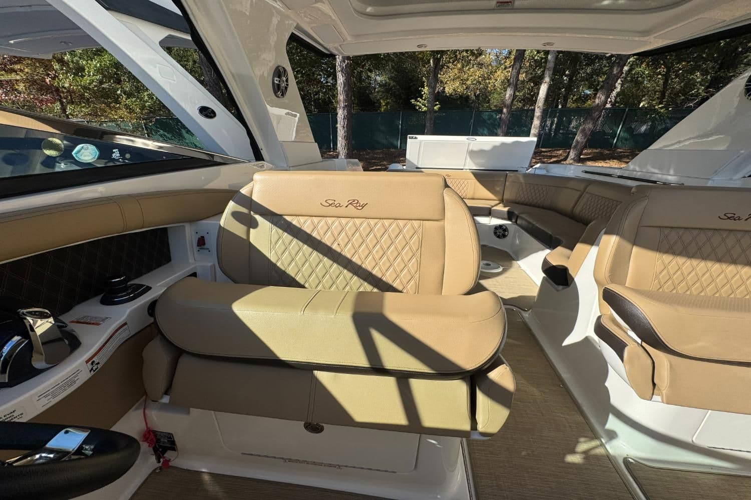 2019 Sea Ray SLX 350 - 34