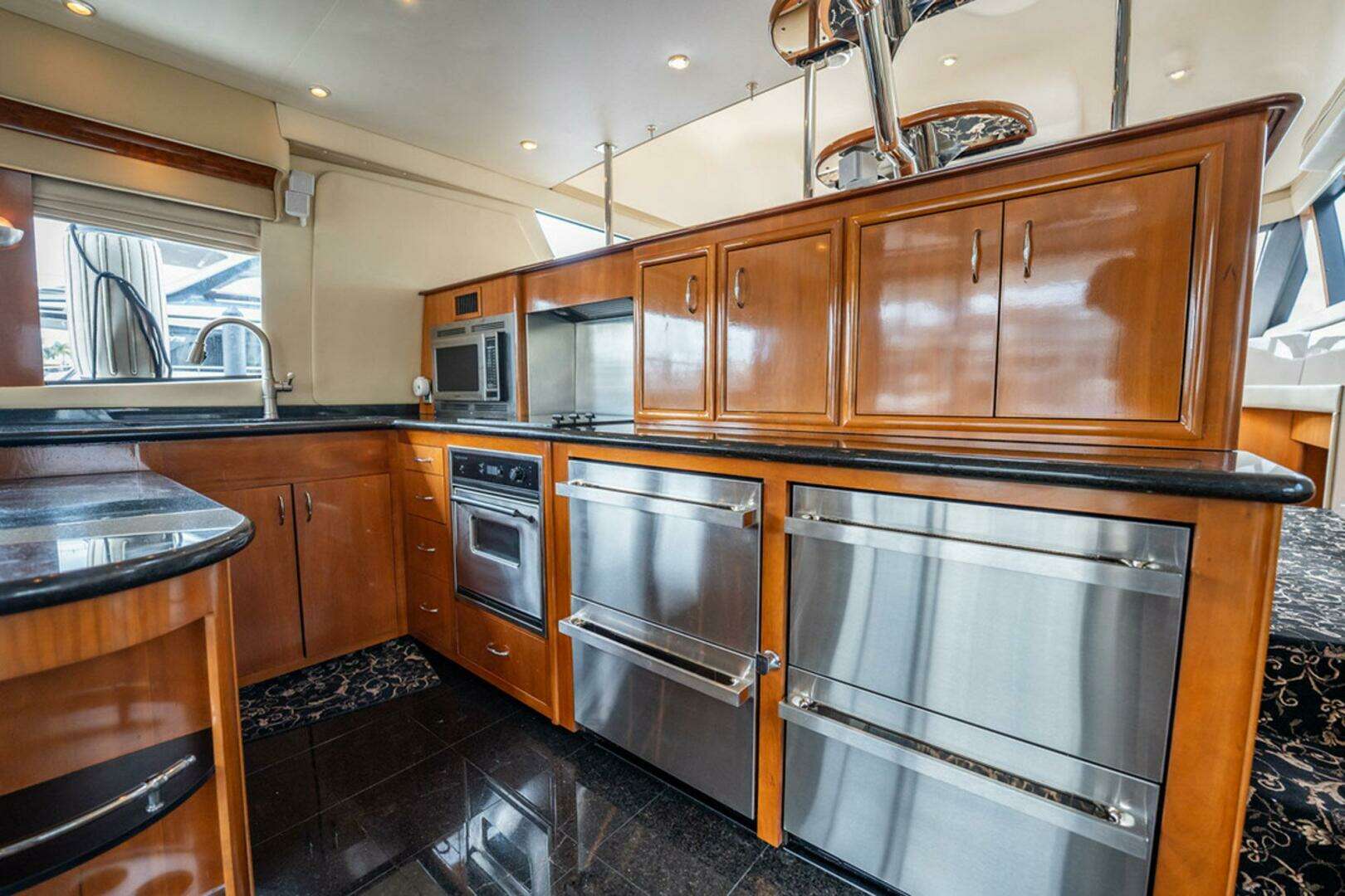 2005 Carver 56 Voyager - Image 17