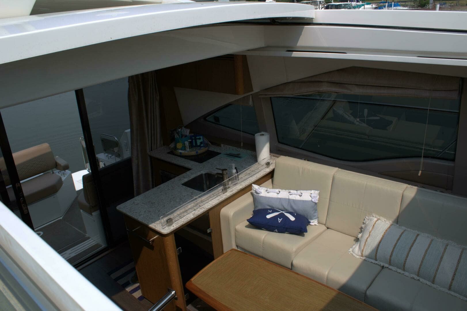 2017 Sea Ray 460 Sundancer - Image 33