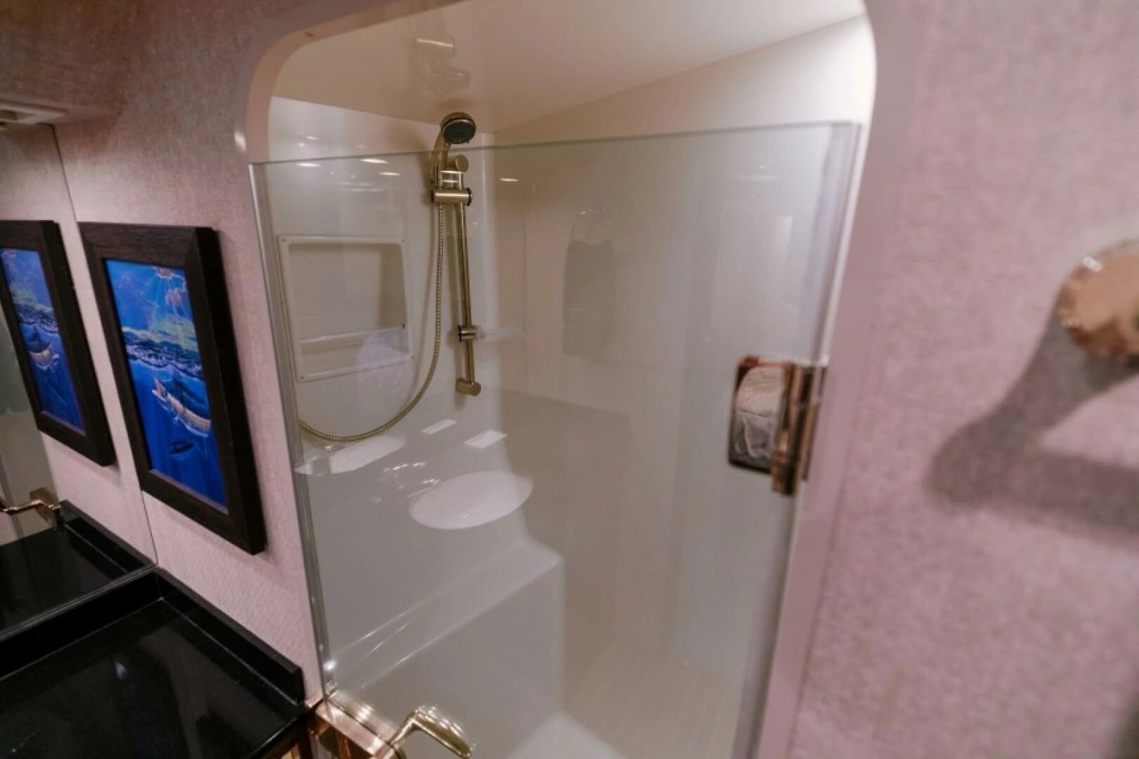 2006 Viking 74 Enclosed Bridge - Image 21