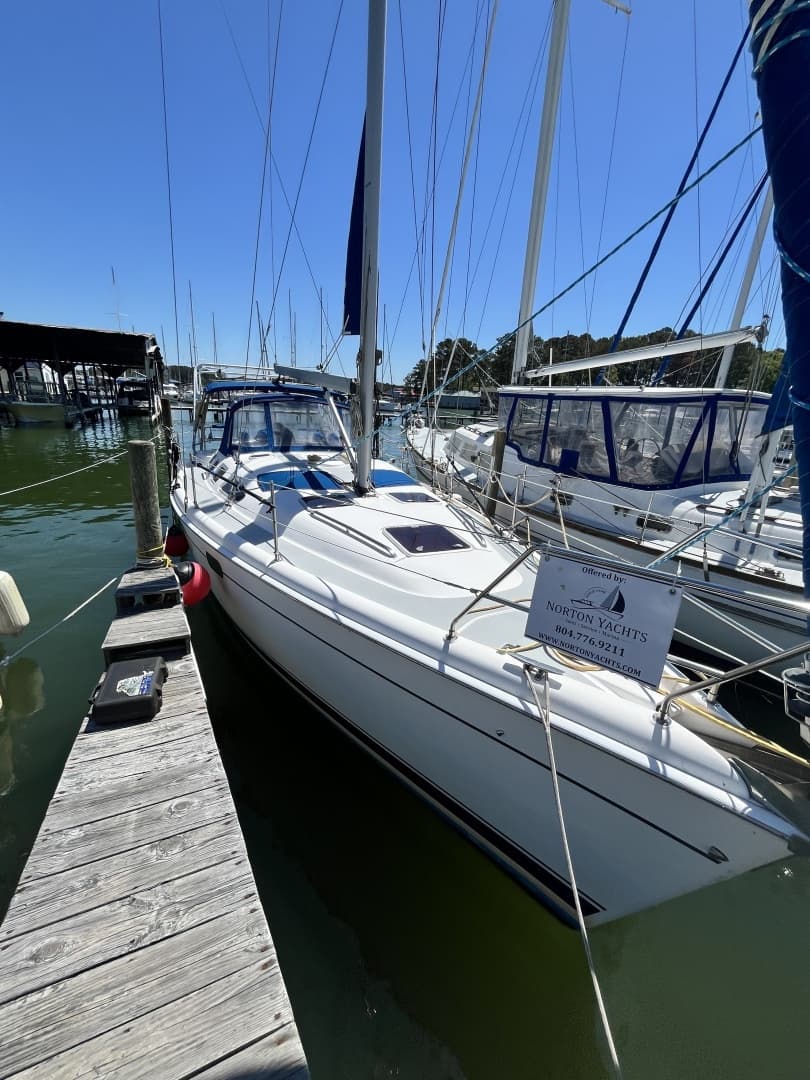 2003 Hunter 386 - Image 2
