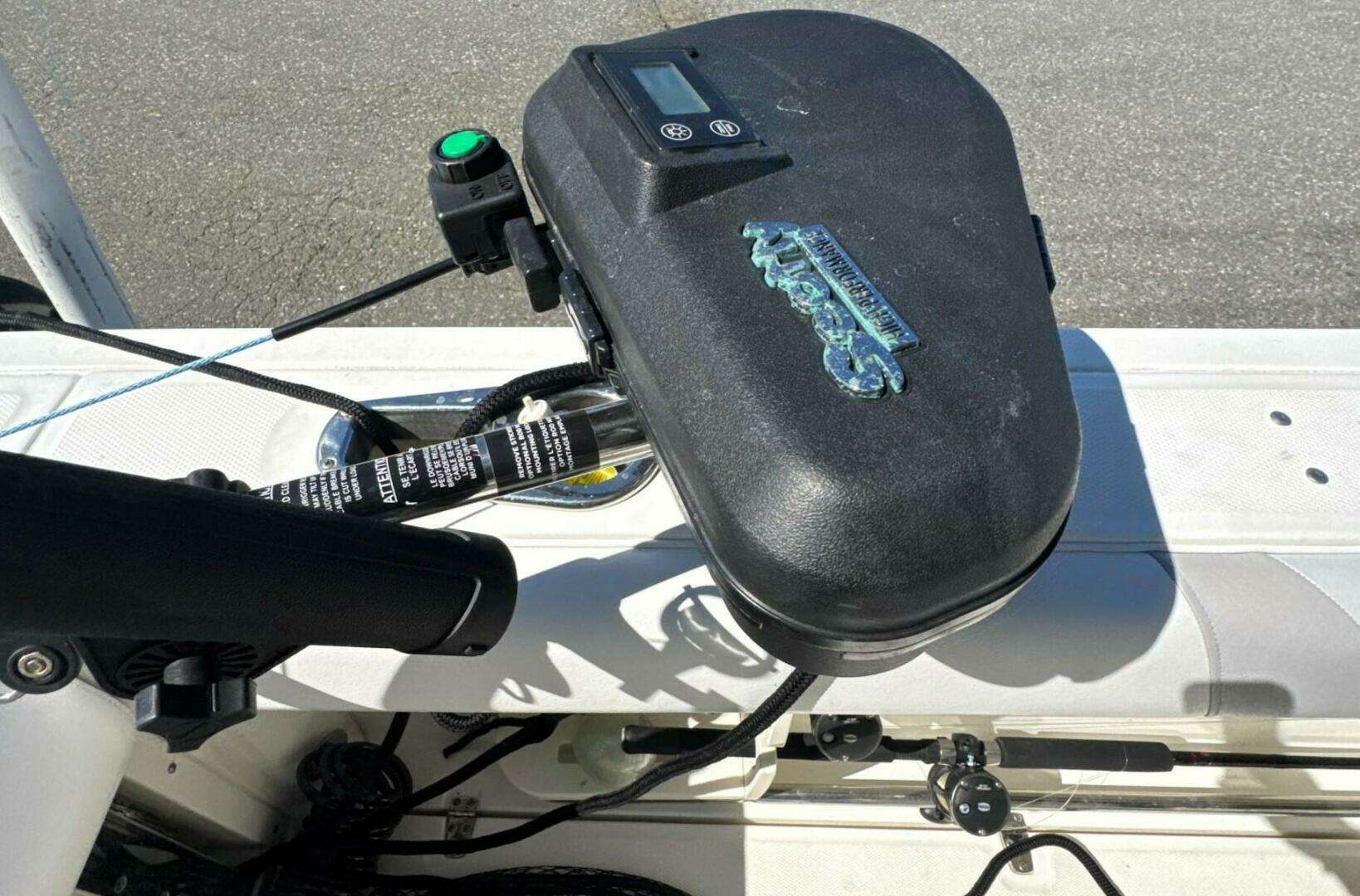 2014 Boston Whaler 220 Outrage - Image 24