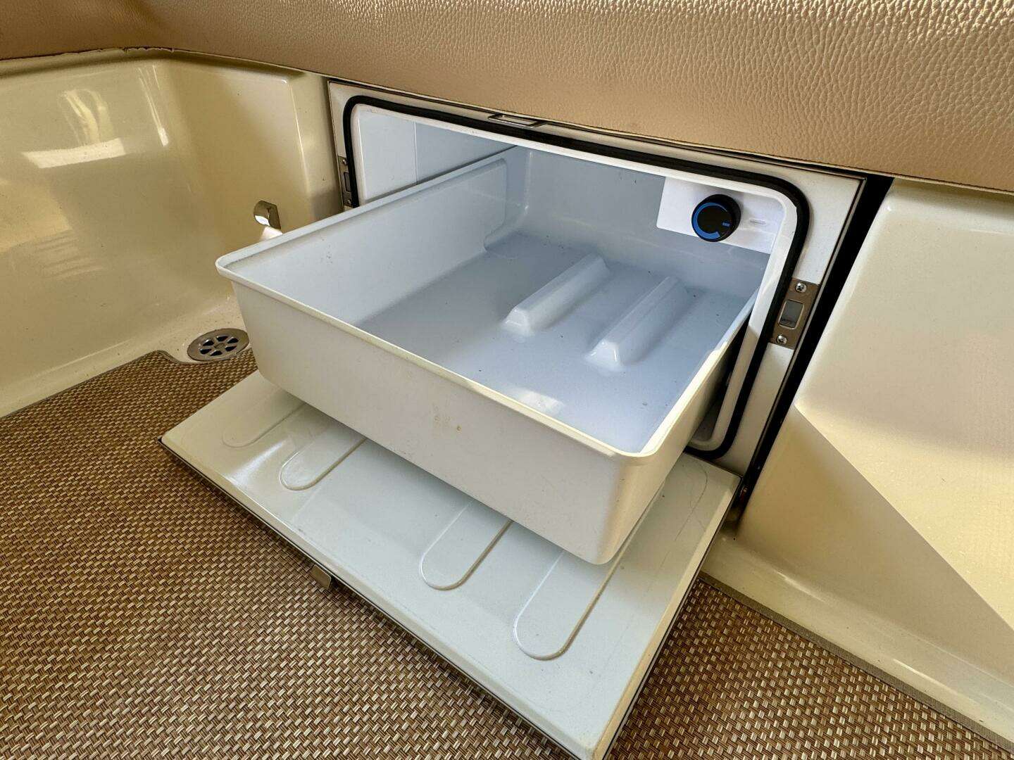 2018 Chris-Craft Launch 27 Heritage Trim Edition - Surf - Image 65