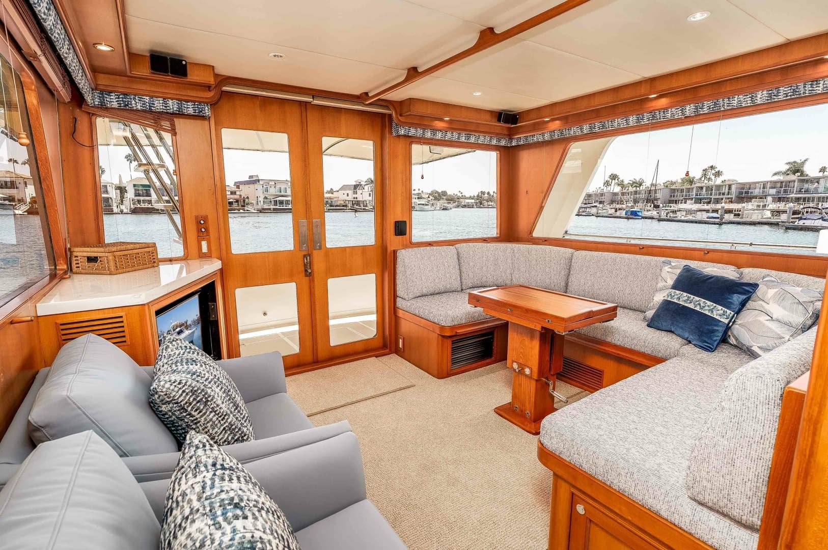 2005 Offshore Yachts Pilothouse - Image 21